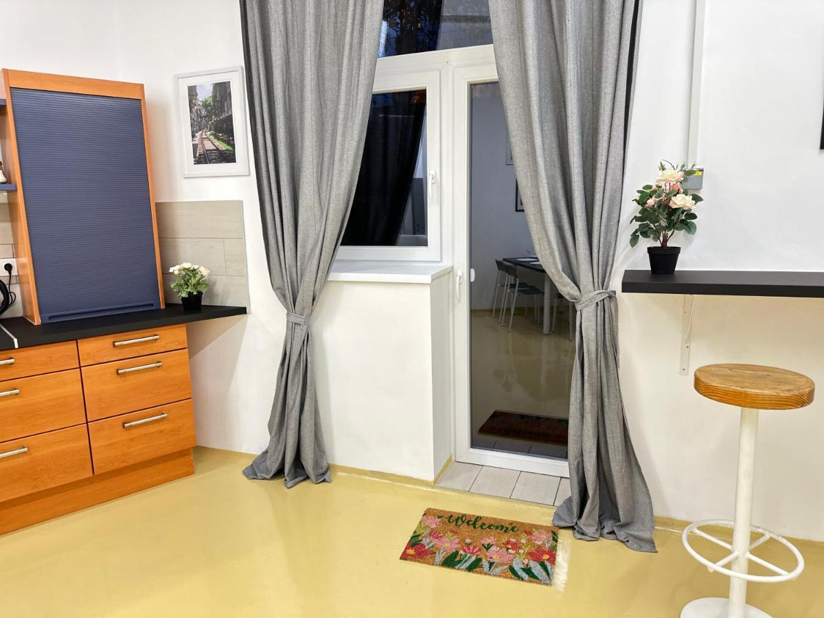 Railway Ljubljana Rooms Esterno foto